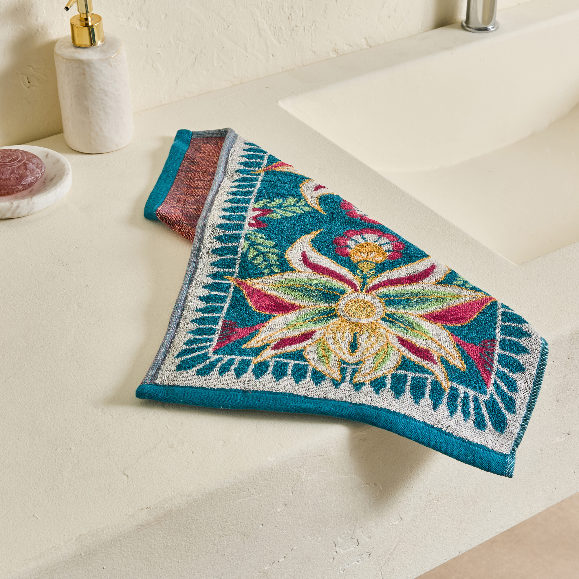Gästehandtuch Blühender Lotus 100 % Baumwolle