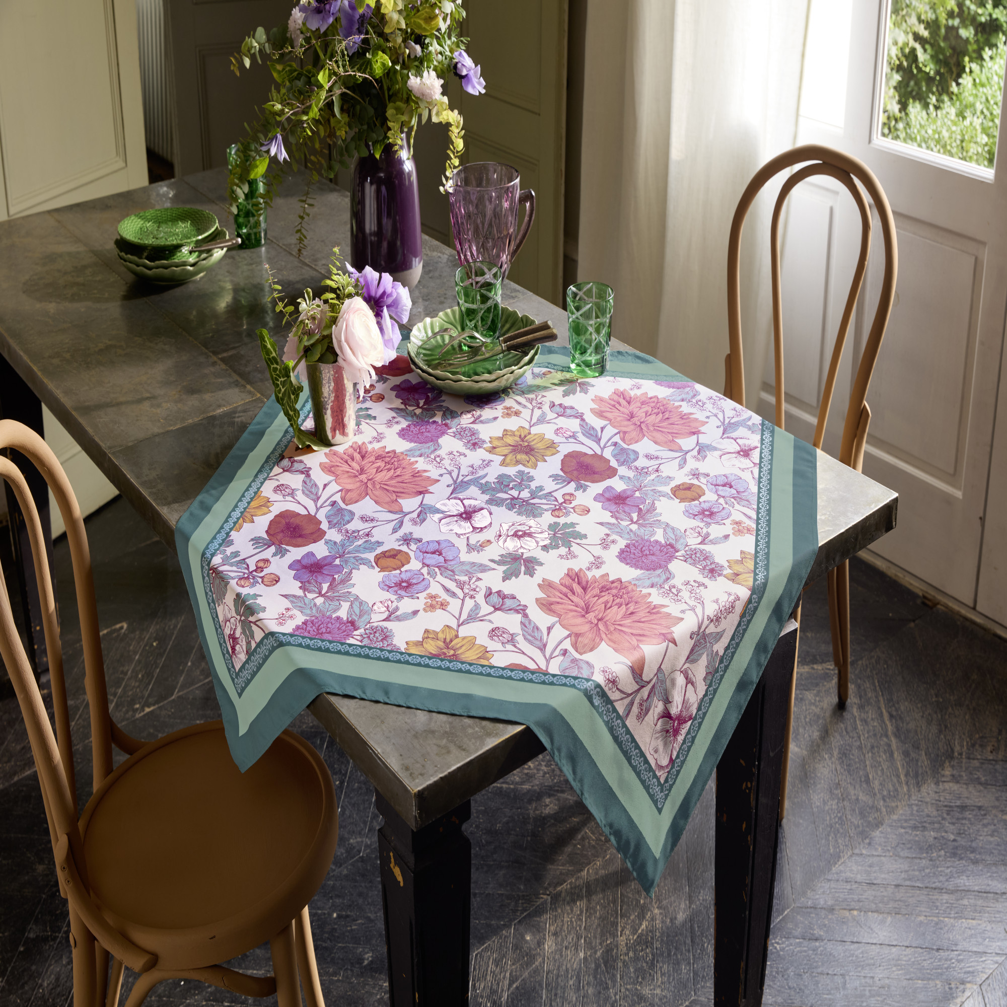 Mitteldecke Pfingstrosenduft 100% Polyester 