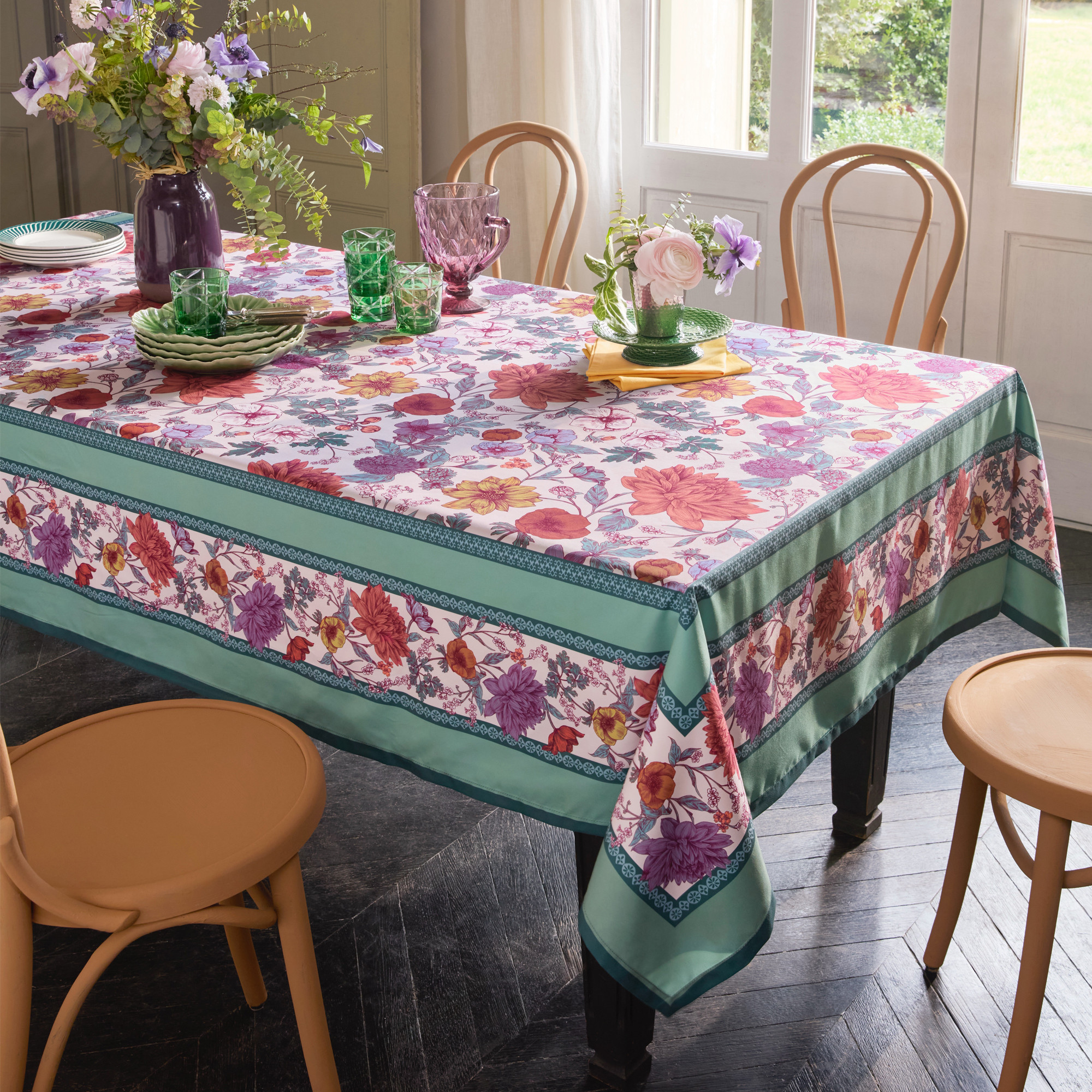 Tischdecke Pfingstrosenduft mit Blumenmotiv