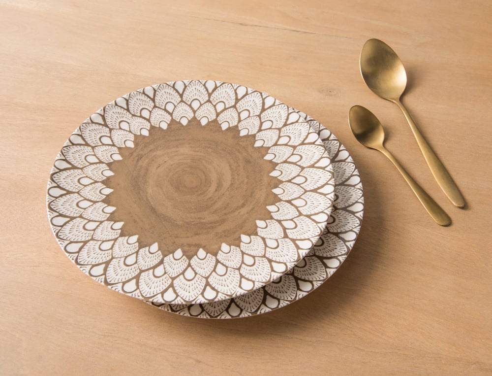 /fr/la-deco/noel/assiette-a-dessert-d-or-et-de-fleurs/