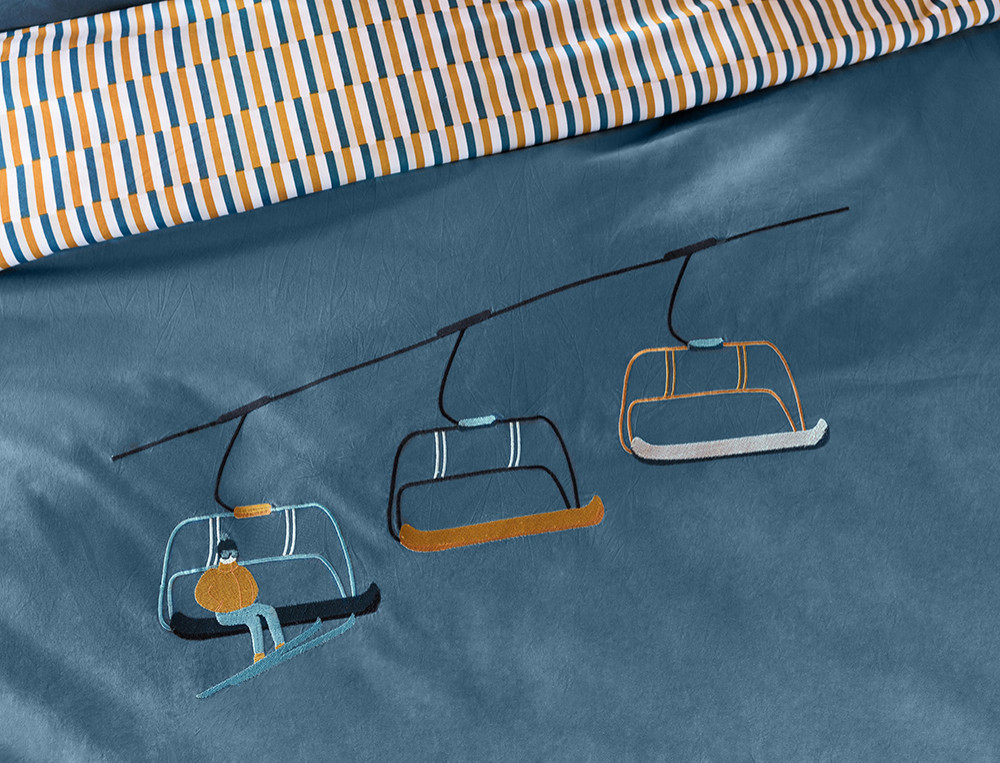 Perkal-Bettbezug mit geometrichem Motiv Höhenflug