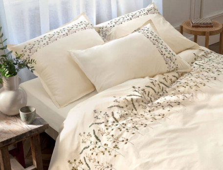 Perkal-Bettbezug mit Blätter-Stickerei Wiesenblume