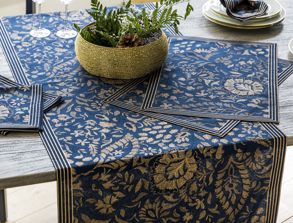 /fr/la-table/chemin-de-table/chemin-de-table-bleu-de-minuit/