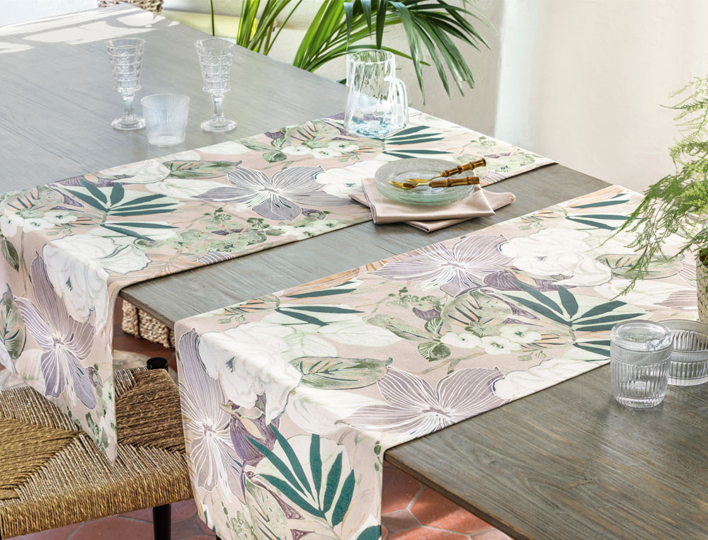/fr/la-table/chemin-de-table/chemin-de-table-calligraphie/