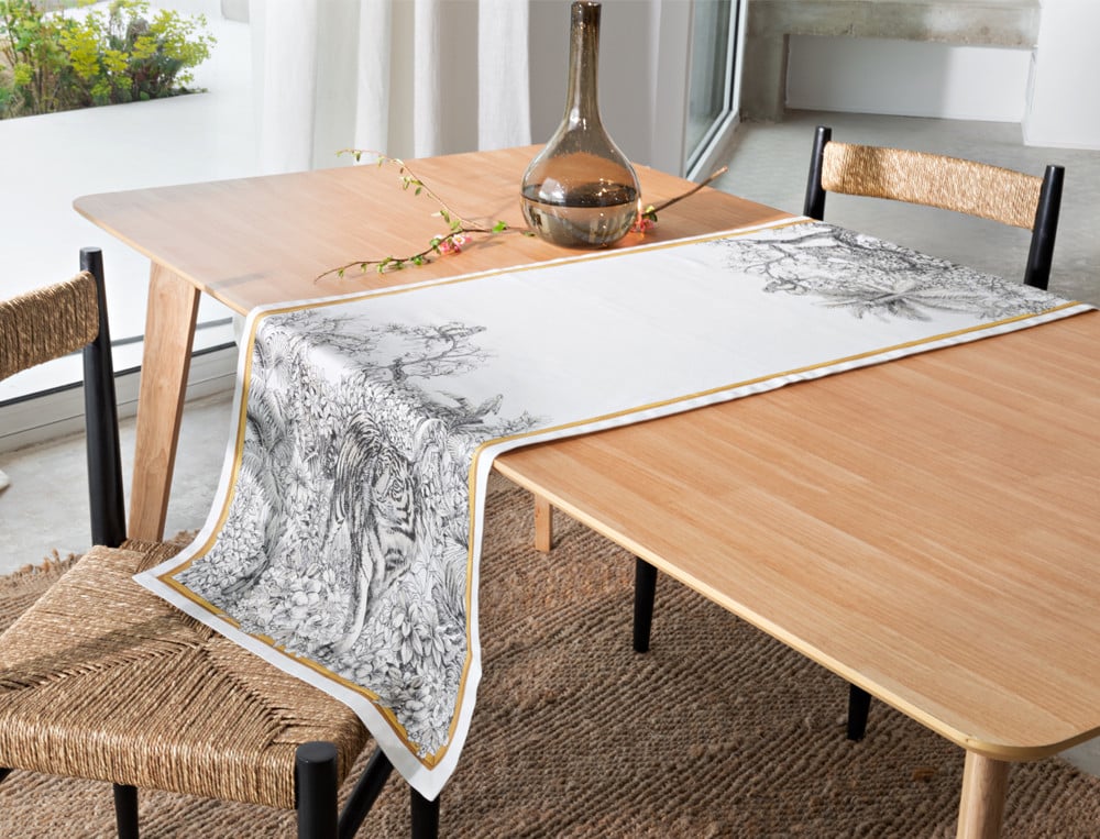 /fr/la-table/chemin-de-table/chemin-de-table-empreintes/