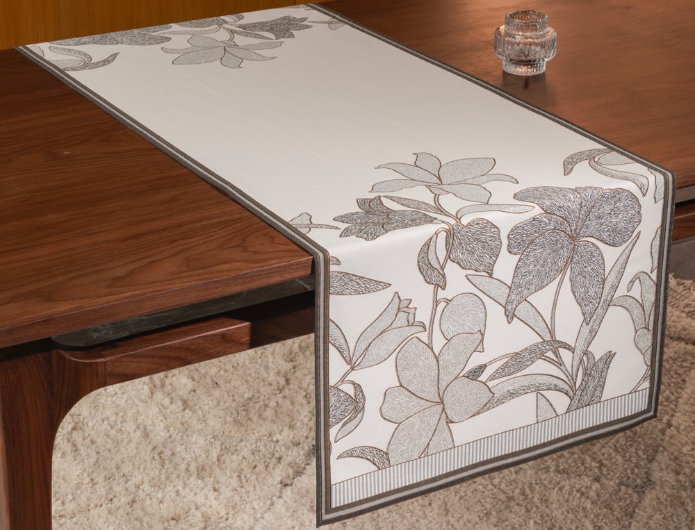/fr/la-table/chemin-de-table/chemin-de-table-reglisse/