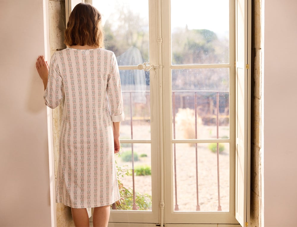/fr/les-vetements-d-interieur/femme/chemise-de-nuit/chemise-de-nuit-dans-la-lande/