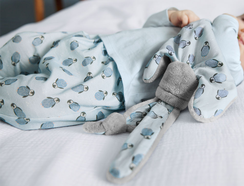 Coffret doudou forme de lapin tissu imprimé gris pingouin Nin-Nin®