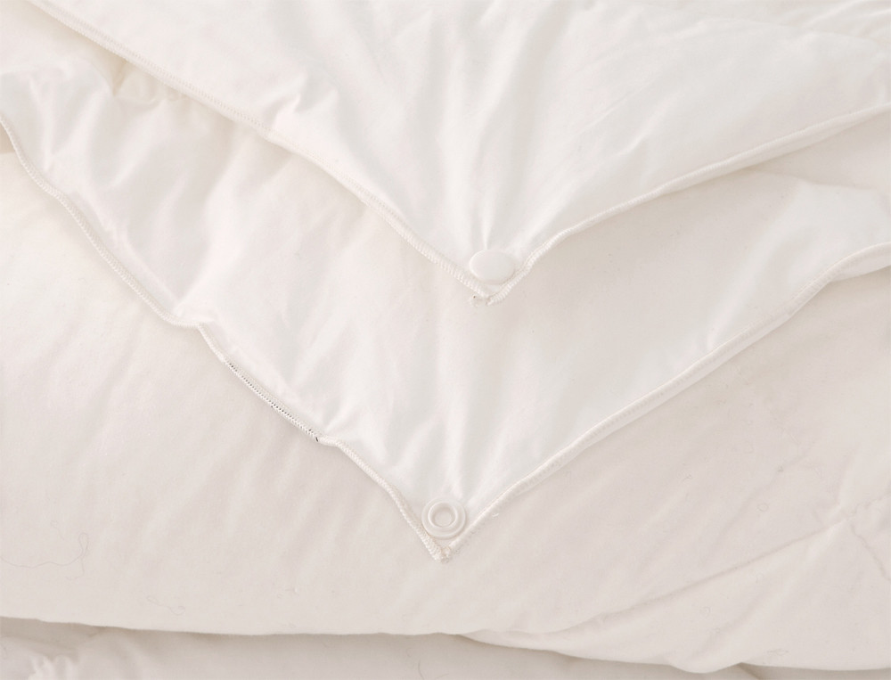 /fr/la-chambre/couettes/couettes-synthetiques/couette-4-saisons/