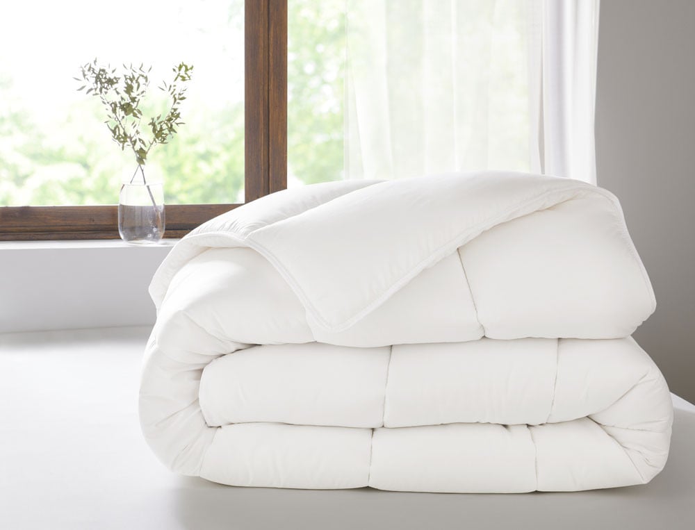 /fr/la-chambre/couettes/couettes-synthetiques/couette-confort-chaleur/