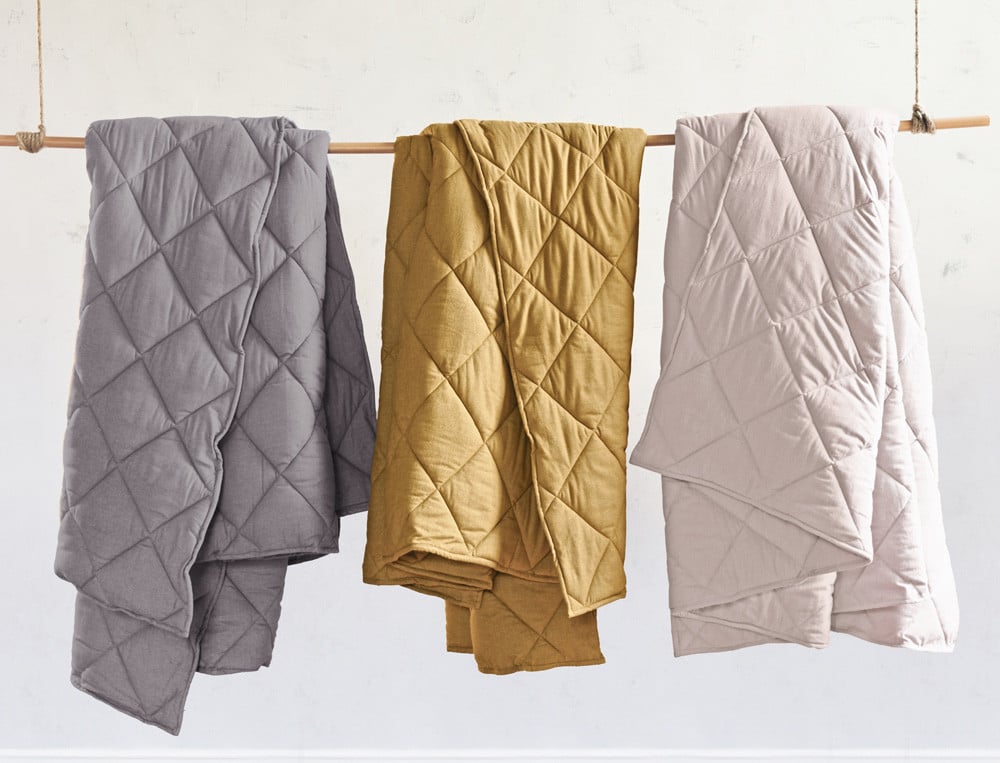 /fr/la-chambre/couettes/couettes-synthetiques/couette-confort-flanelle/