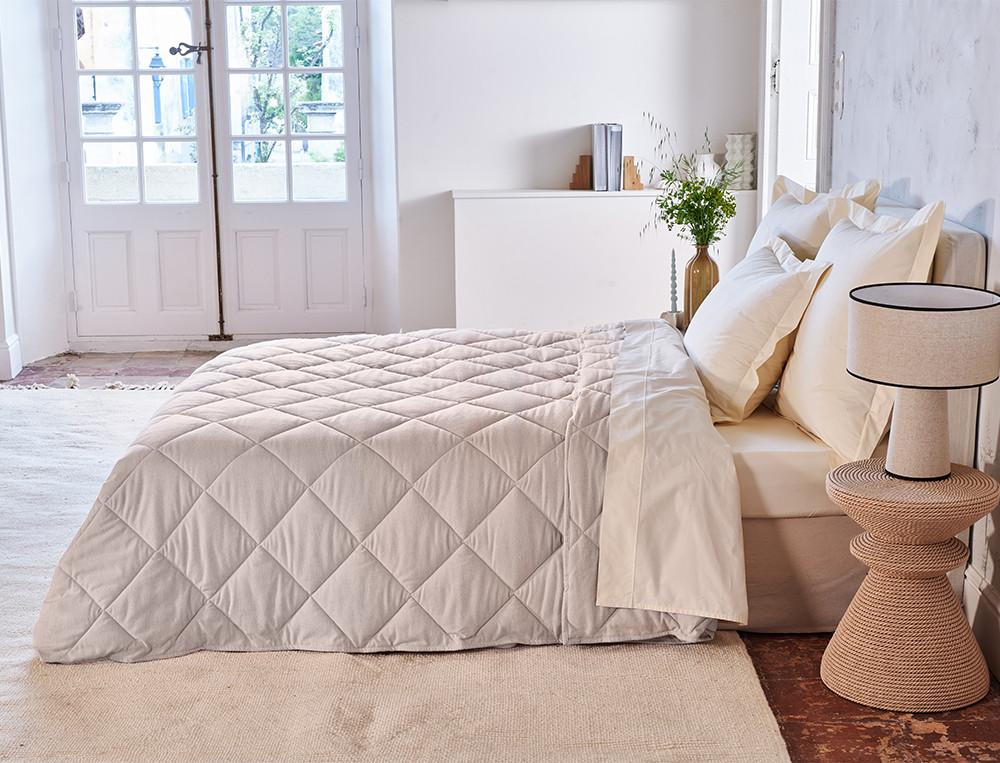 Couette 100% fibres polyester siliconé Confort flanelle