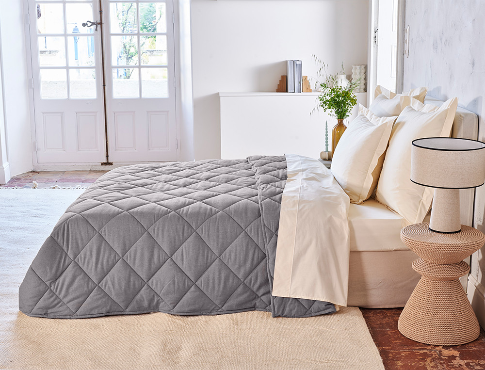 Couette 100% fibres polyester siliconé Confort flanelle