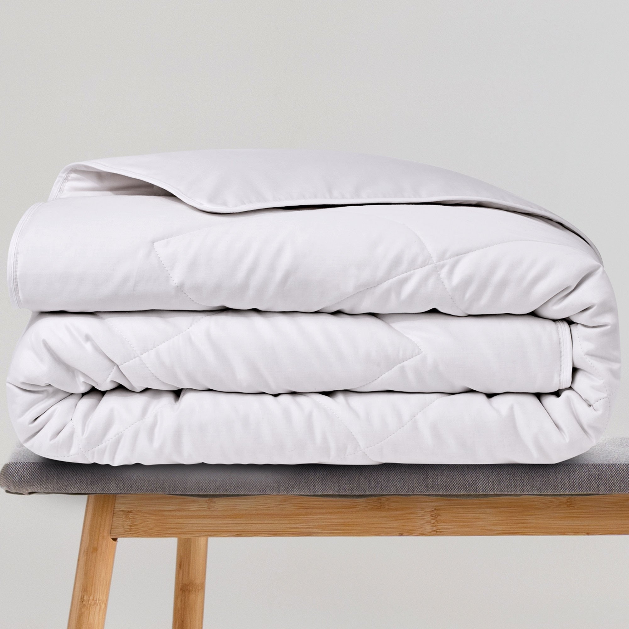 /fr/la-chambre/couettes/couettes-naturelles/couette-hiver-alpaga-350g-m2/