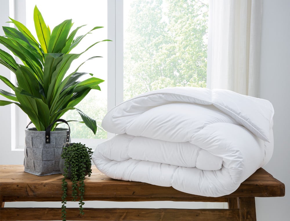 /fr/la-chambre/couettes/couettes-synthetiques/couette-mon-essentiel/