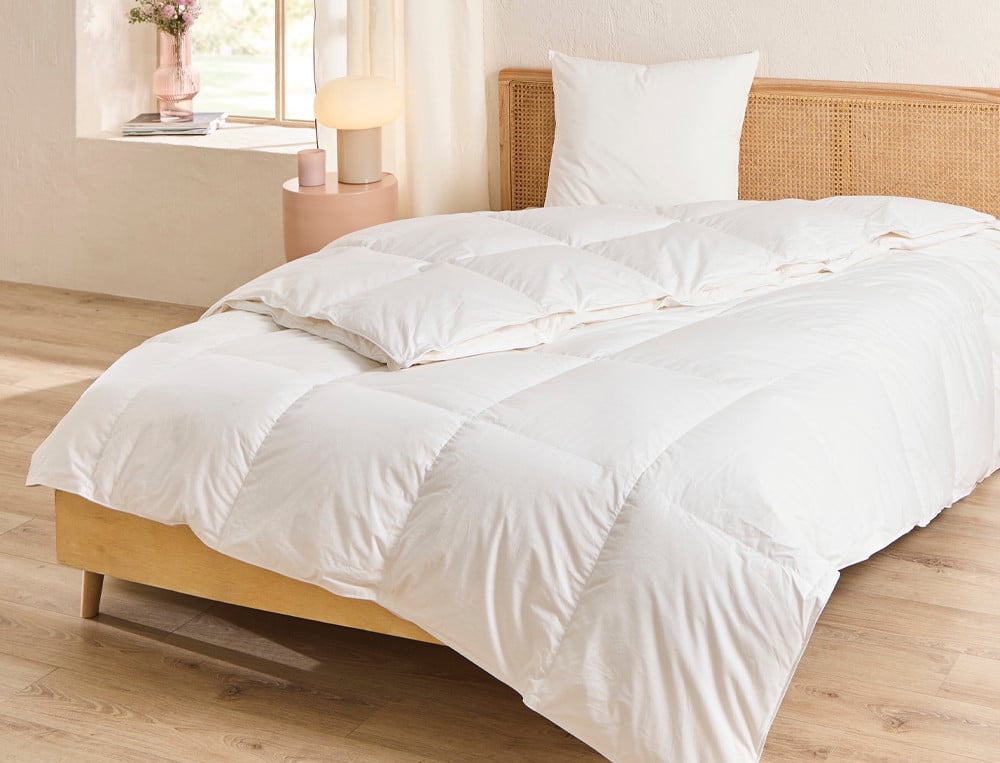 /fr/la-chambre/couettes/couettes-naturelles/couette-prestige-4-saisons/