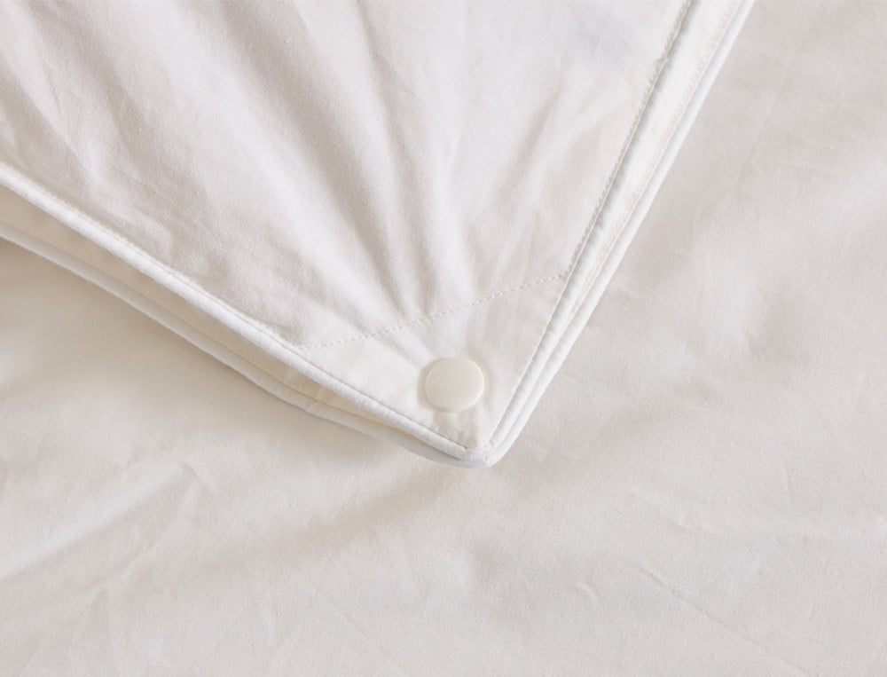 /fr/la-chambre/couettes/couettes-naturelles/couette-prestige-4-saisons/