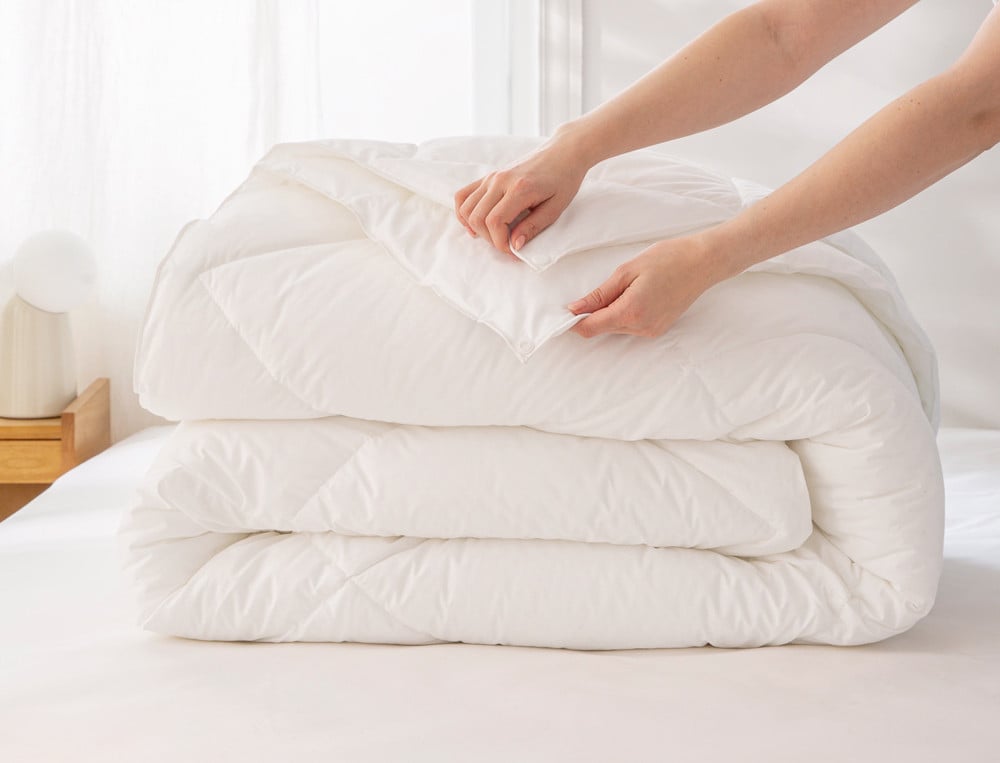 /fr/la-chambre/couettes/couettes-naturelles/couette-prestige-4-saisons/
