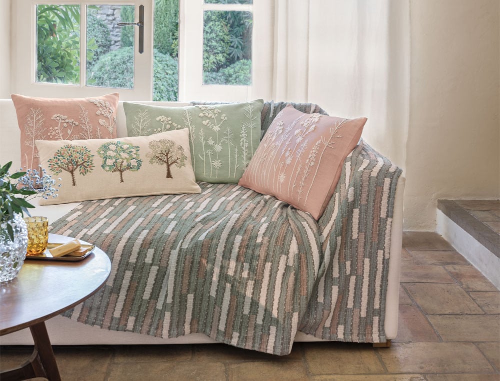 /fr/la-deco/coussins/coussin-brode-en-campagne/