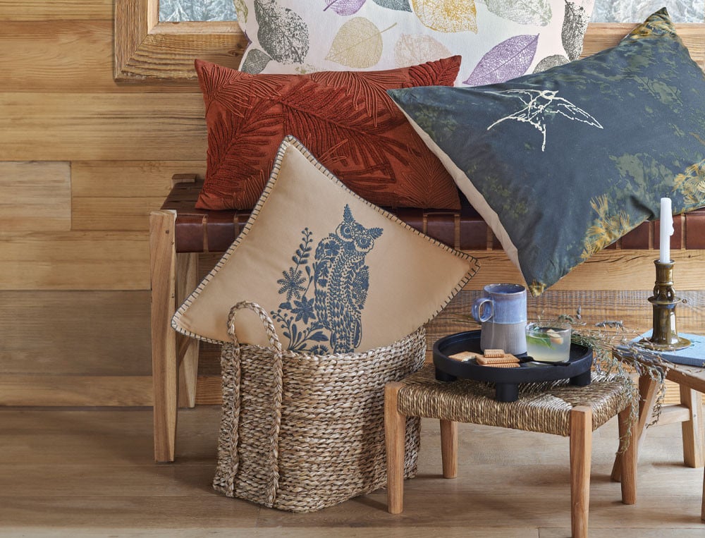 /fr/la-deco/coussins/coussin-brode-hibou-chemin-des-ecureuils/