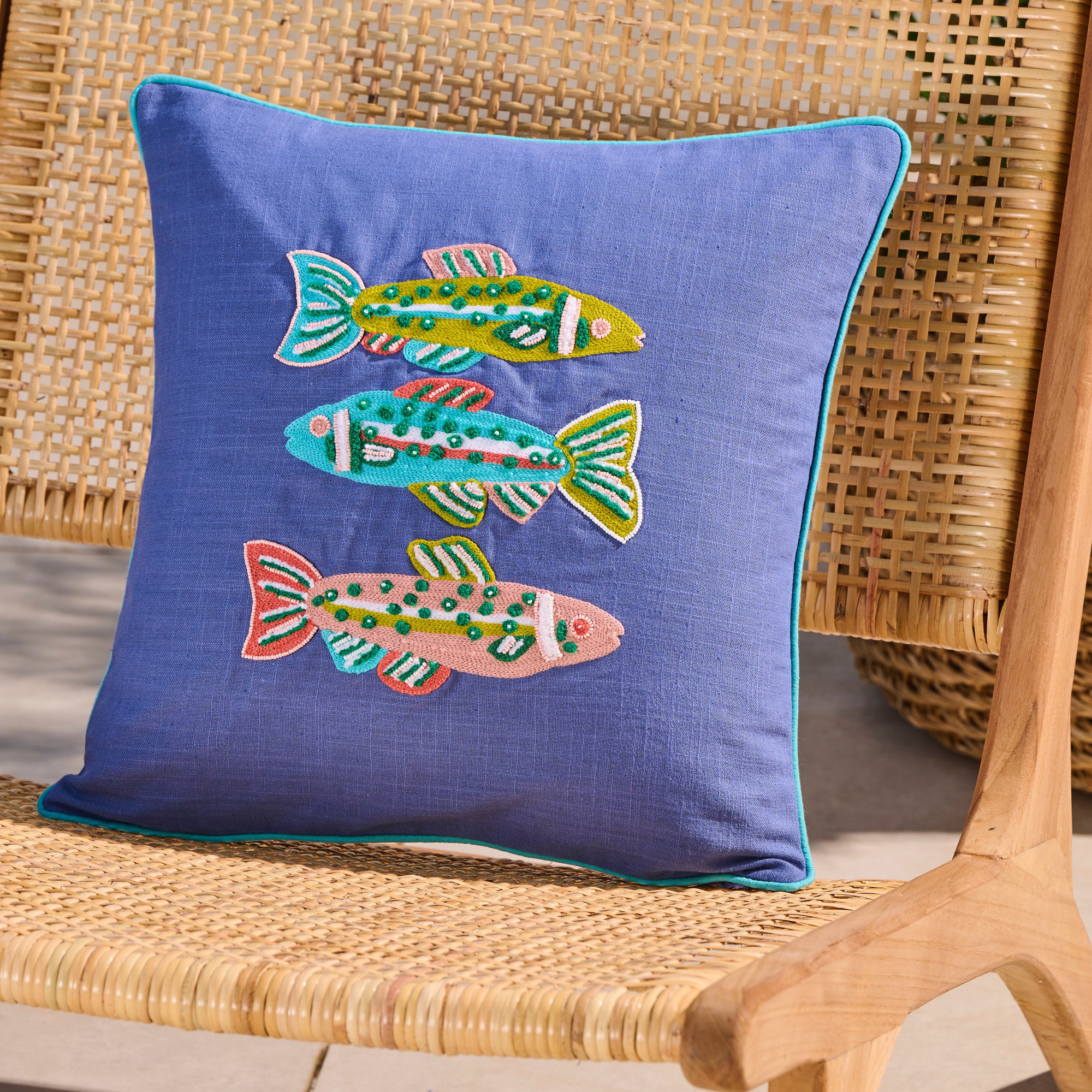 Coussin brodé - Coloris Bleu - 30x50cm - La criée Linvosges