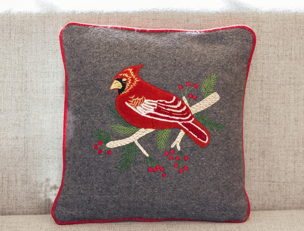 /fr/la-deco/coussins/coussin-brode-oiseau-cristal-des-neiges/