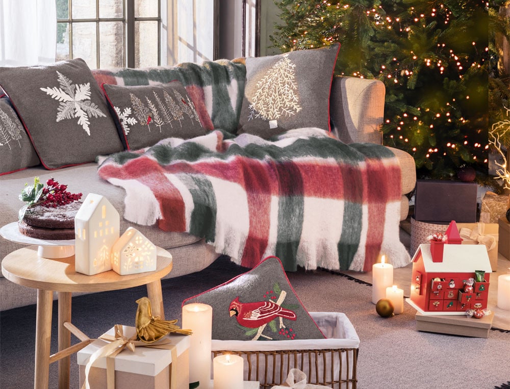 /fr/la-deco/coussins/coussin-brode-sapin-cristal-des-neiges/