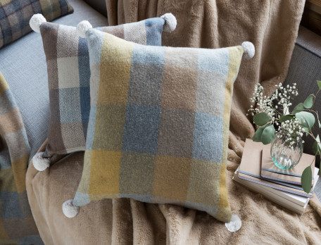 Coussin carreaux jaune et gris tissé-teint Au refuge