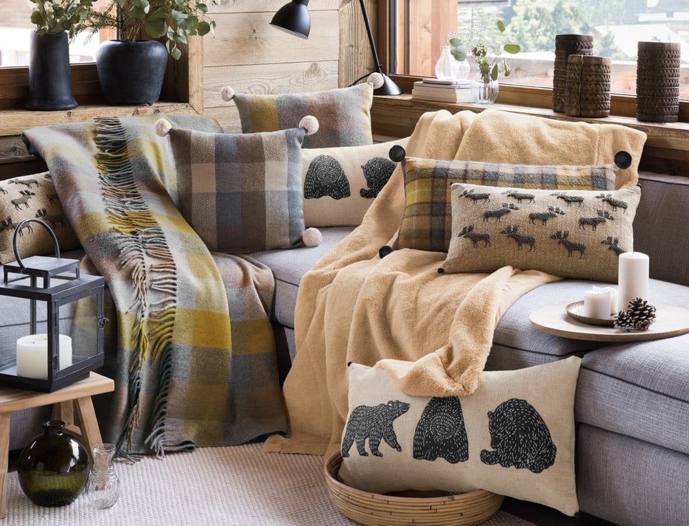 /fr/la-deco/coussins/coussin-carreaux-jaune-au-refuge/