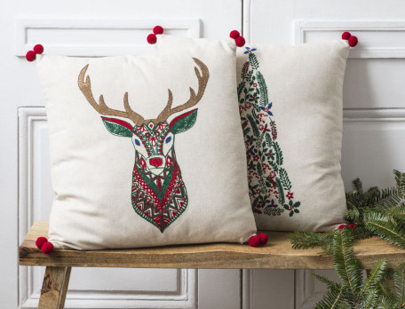 Coussin brodé cerf En attendant Noël