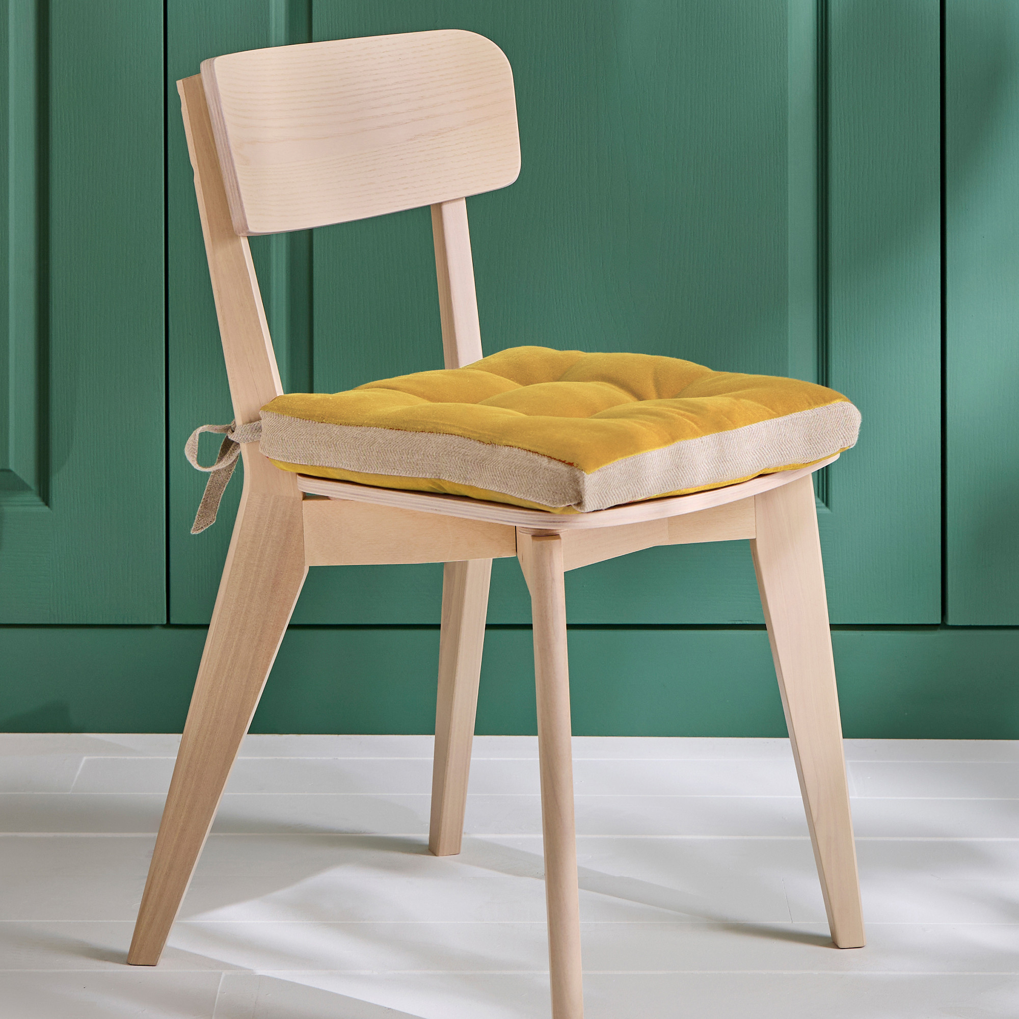 /fr/la-table/linge-de-cuisine/galette-de-chaise/coussin-de-chaise-en-couleurs/