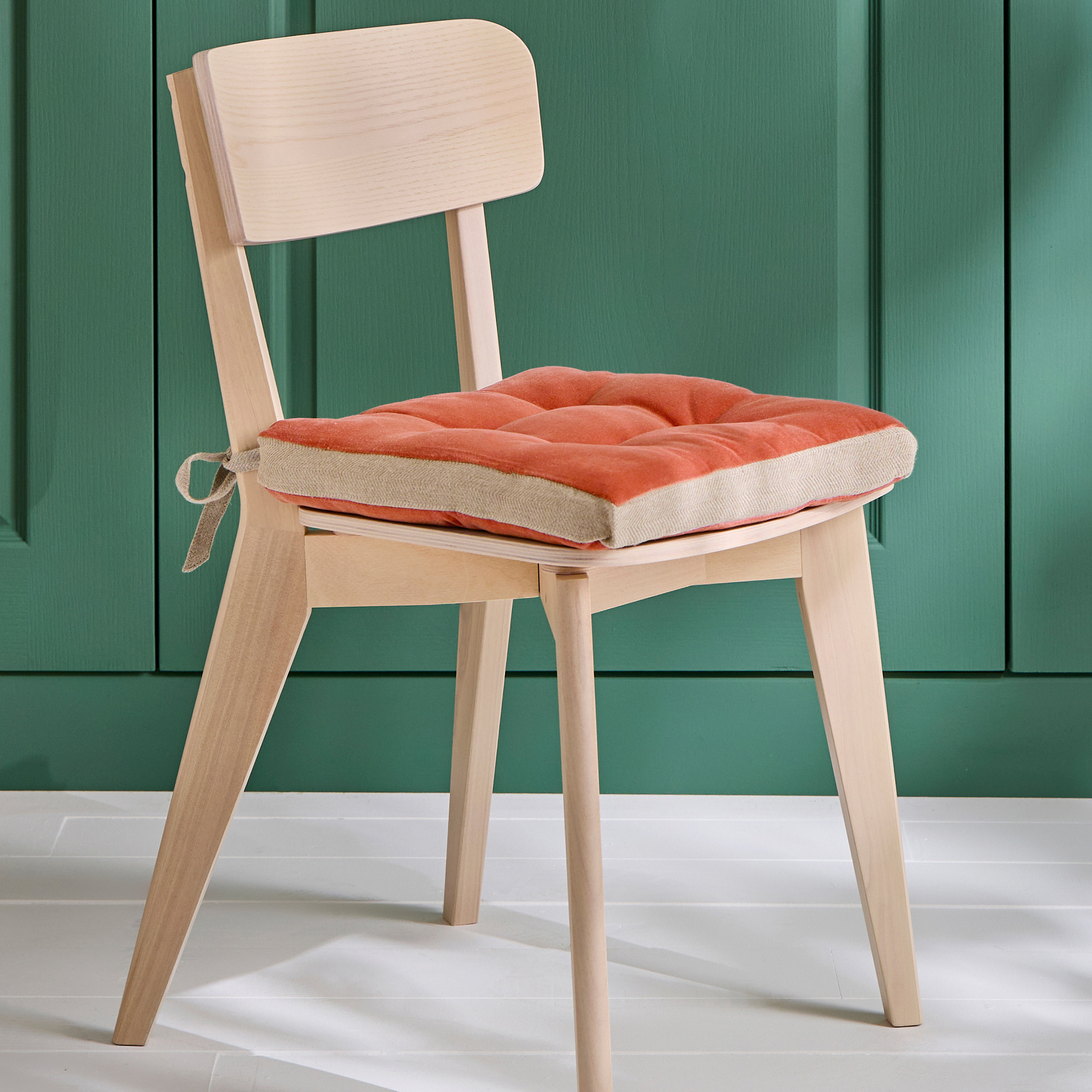 /fr/la-table/linge-de-cuisine/galette-de-chaise/coussin-de-chaise-en-couleurs/