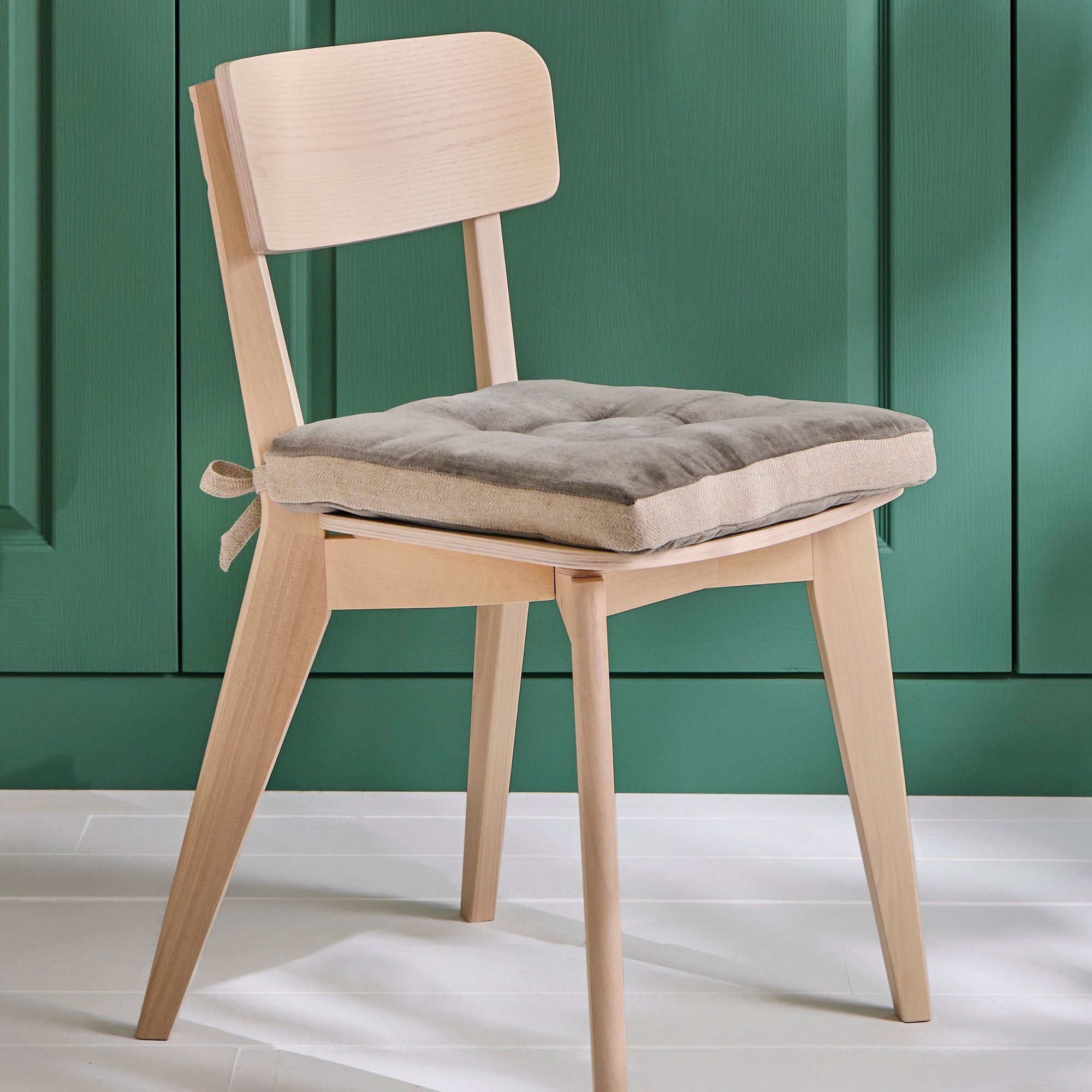 /fr/la-table/linge-de-cuisine/galette-de-chaise/coussin-de-chaise-en-couleurs/