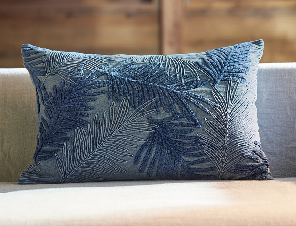 Coussin brodé Chemin des écureuils