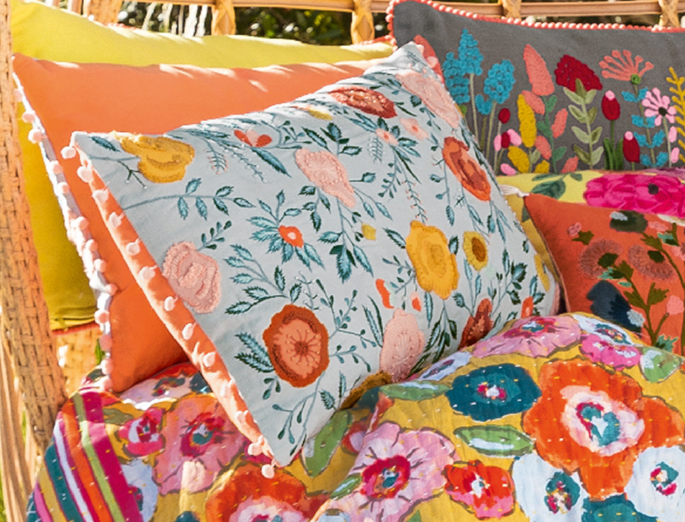 /fr/la-deco/coussins/coussin-fond-bleu-floralies/