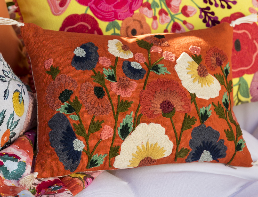 /fr/la-deco/coussins/coussin-fond-mandarine-floralies/