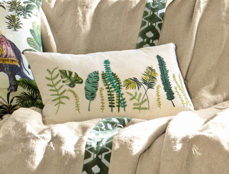 Coussin herbier brodé dos uni vert Safari lodge