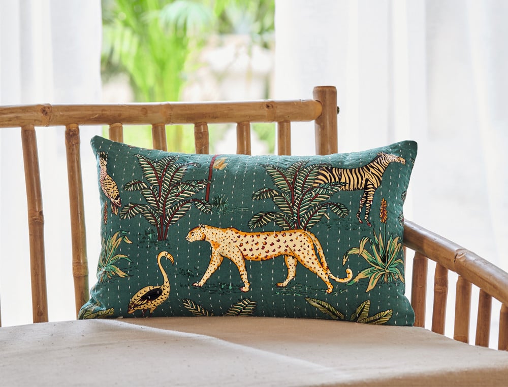/fr/la-deco/coussins/coussin-imprime-vert-pause-tropicale/