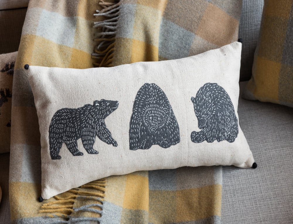 /fr/la-deco/coussins/coussin-ours-au-refuge/