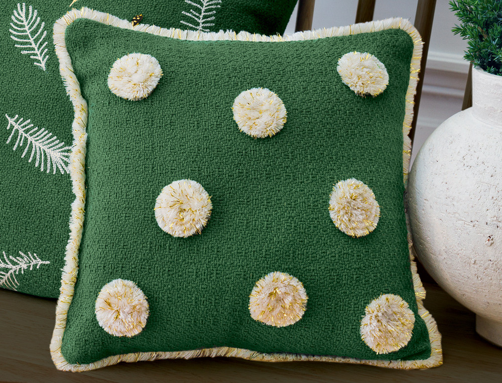 Coussin fond vert sapin brodés de pois Joyeux Noël