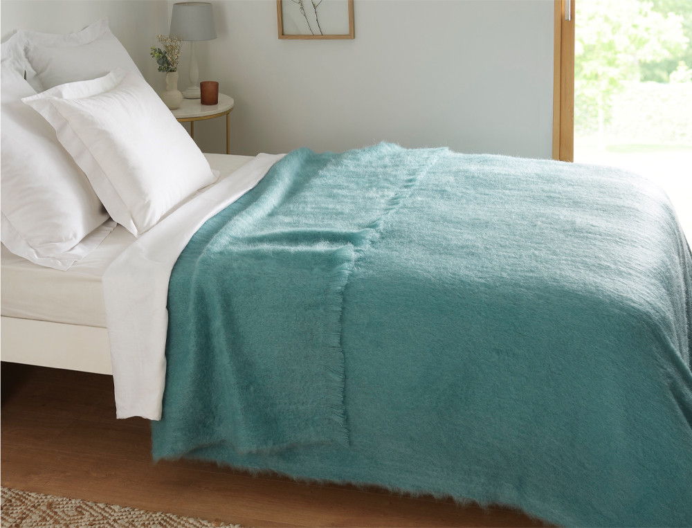 /fr/la-chambre/couvertures/couvertures-naturelles/couverture-hiver-tabriz/