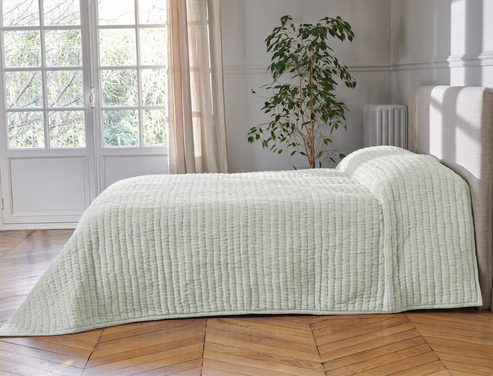 /fr/la-chambre/sur-le-lit/boutis/couvre-lit-allegro/