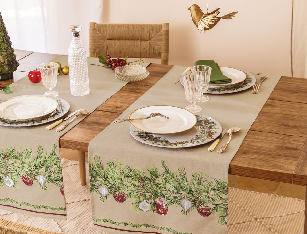 /fr/la-table/deco-de-table/dessous-d-assiette-sous-le-gui/