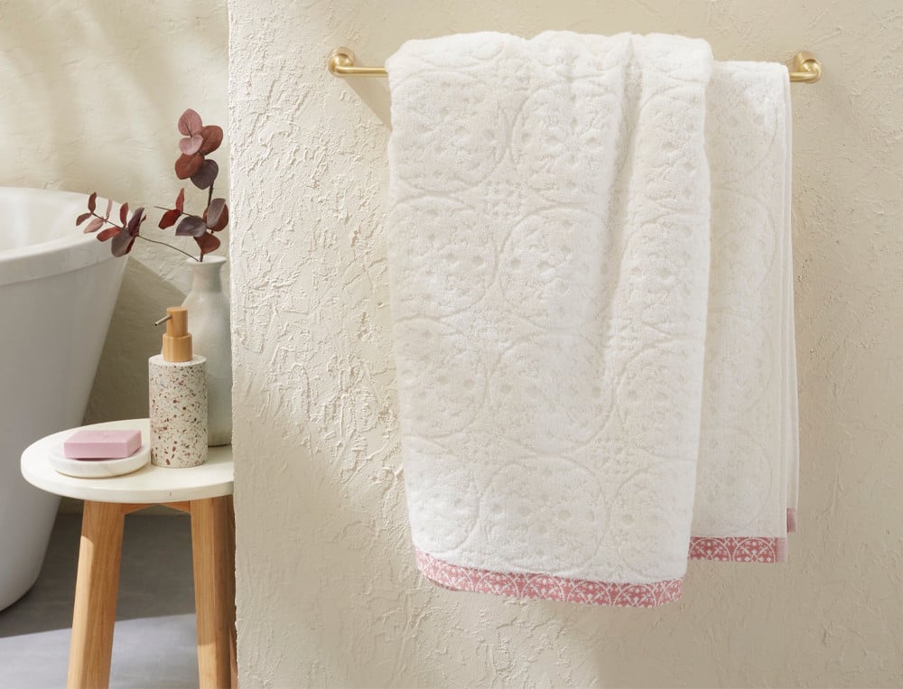 /fr/la-salle-de-bain/drap-de-bain/drap-de-bain-cisele-blanc-seville/