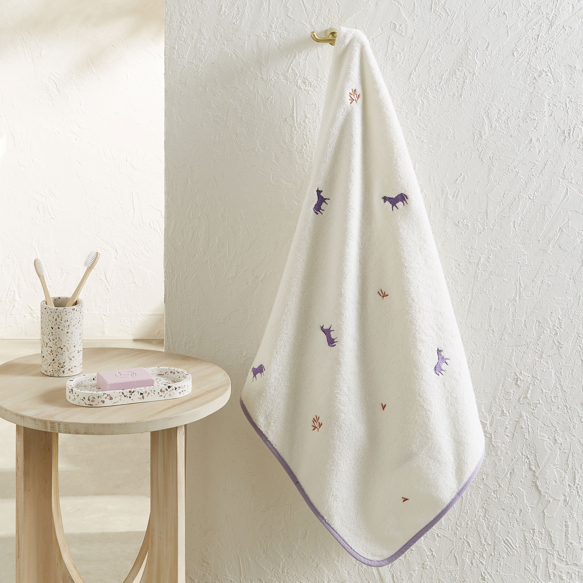/fr/la-salle-de-bain/linge-de-bain-enfant/drap-de-bain-enfant/drap-de-bain-enfant-reve-de-licornes/