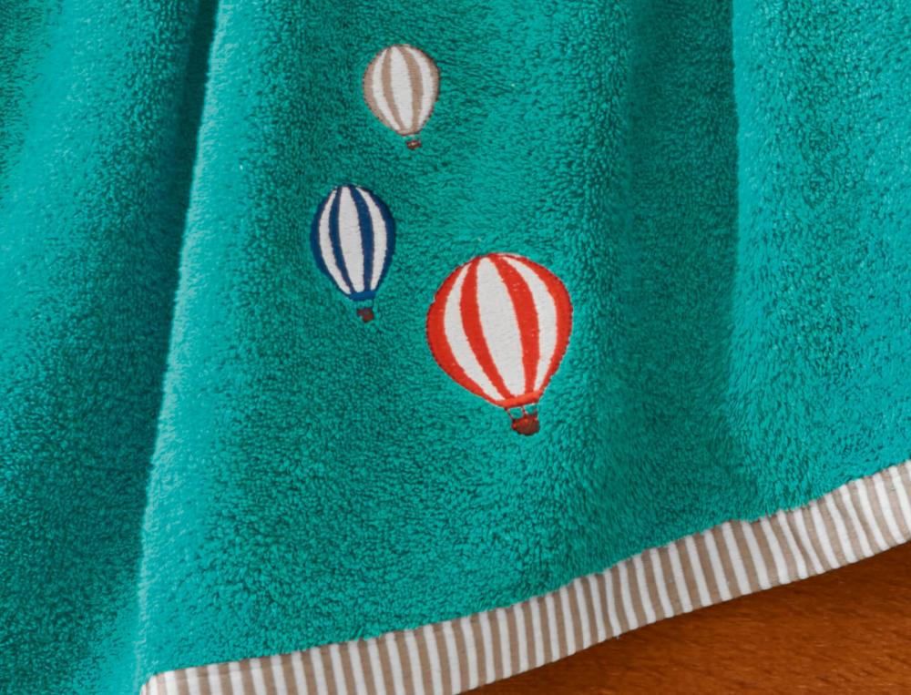 Drap de bain enfant brodé Voyage en Montgolfière