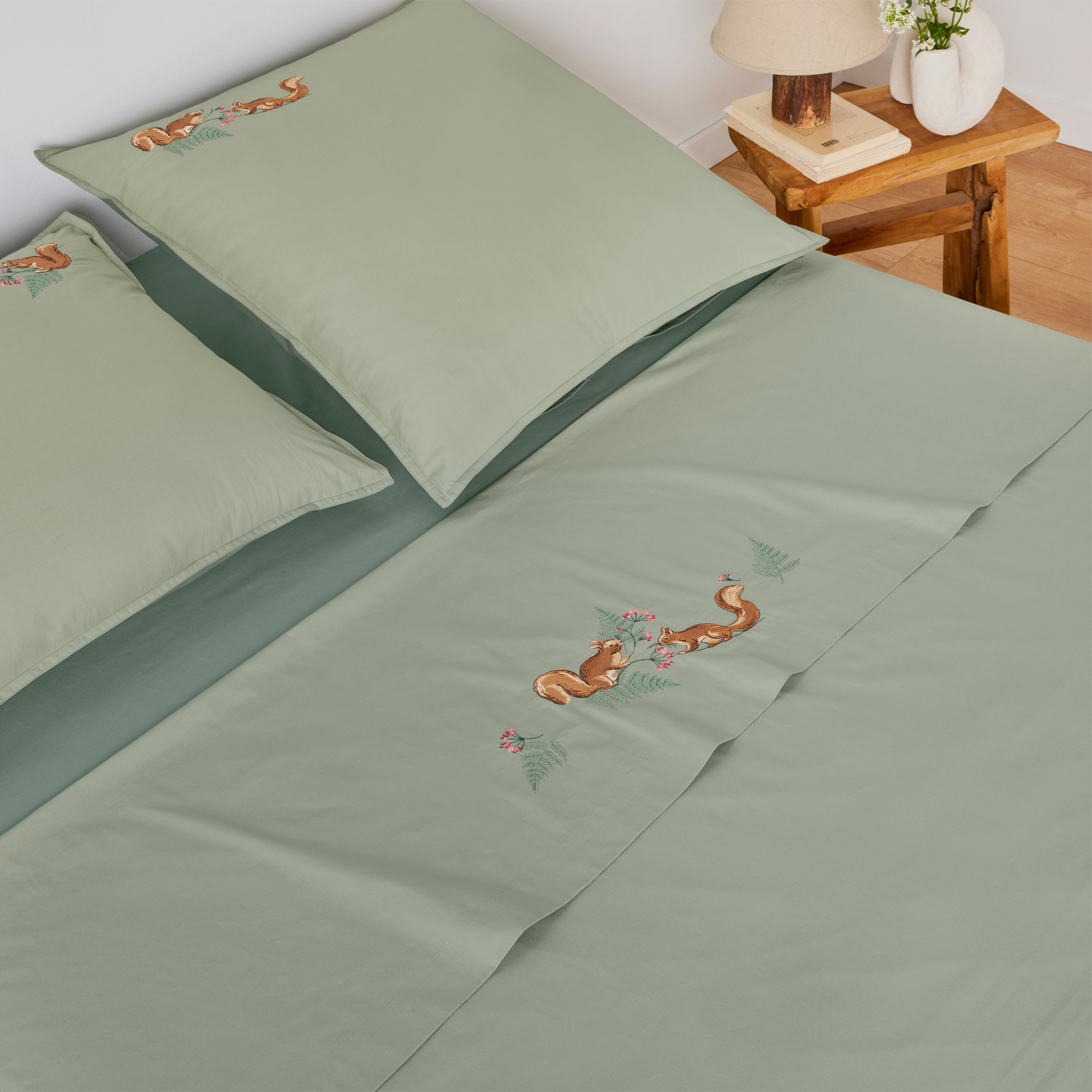 /fr/la-chambre/linge-de-lit/drap/drap-les-ecureuils/