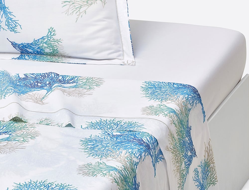 Drap percale blanc imprimé coraux bleus Mer du Sud