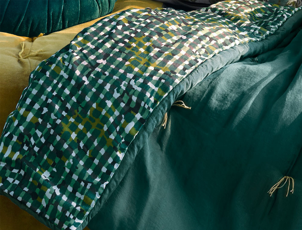 /fr/la-chambre/sur-le-lit/edredons/edredon-foret-boreale/