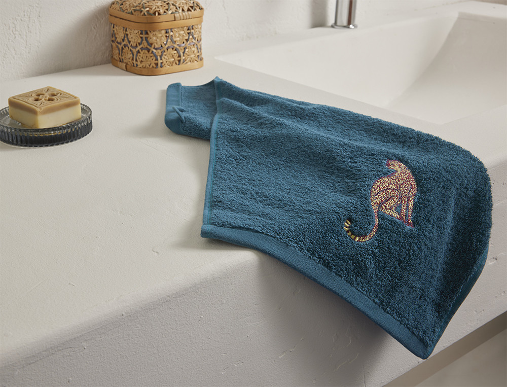 Badtextilien petrolblau Leoparden-Stickerei Roter Leopard